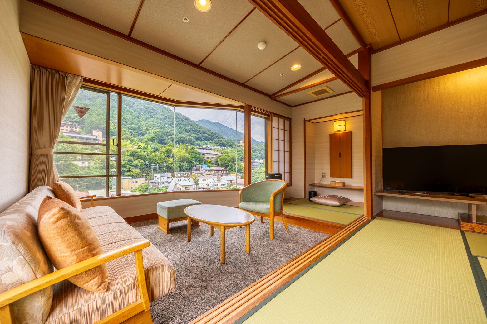 Rooms with Open-air Hot Springs Baths